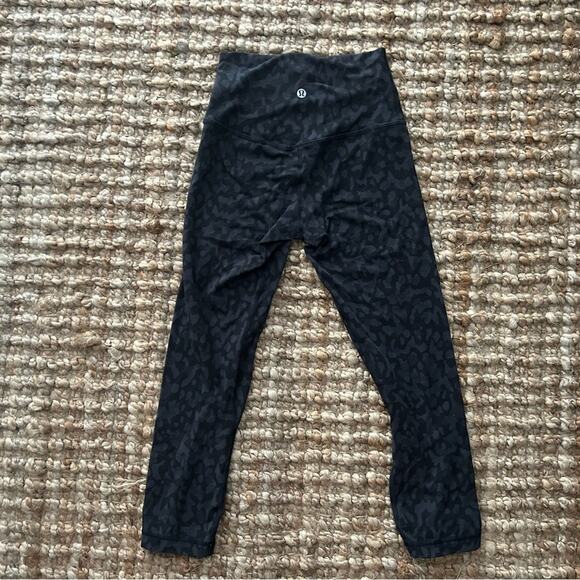 Lululemon Align Crop 21” – Formation Camo Deep Coal Multi, Size 2 - Picture 4 of 7